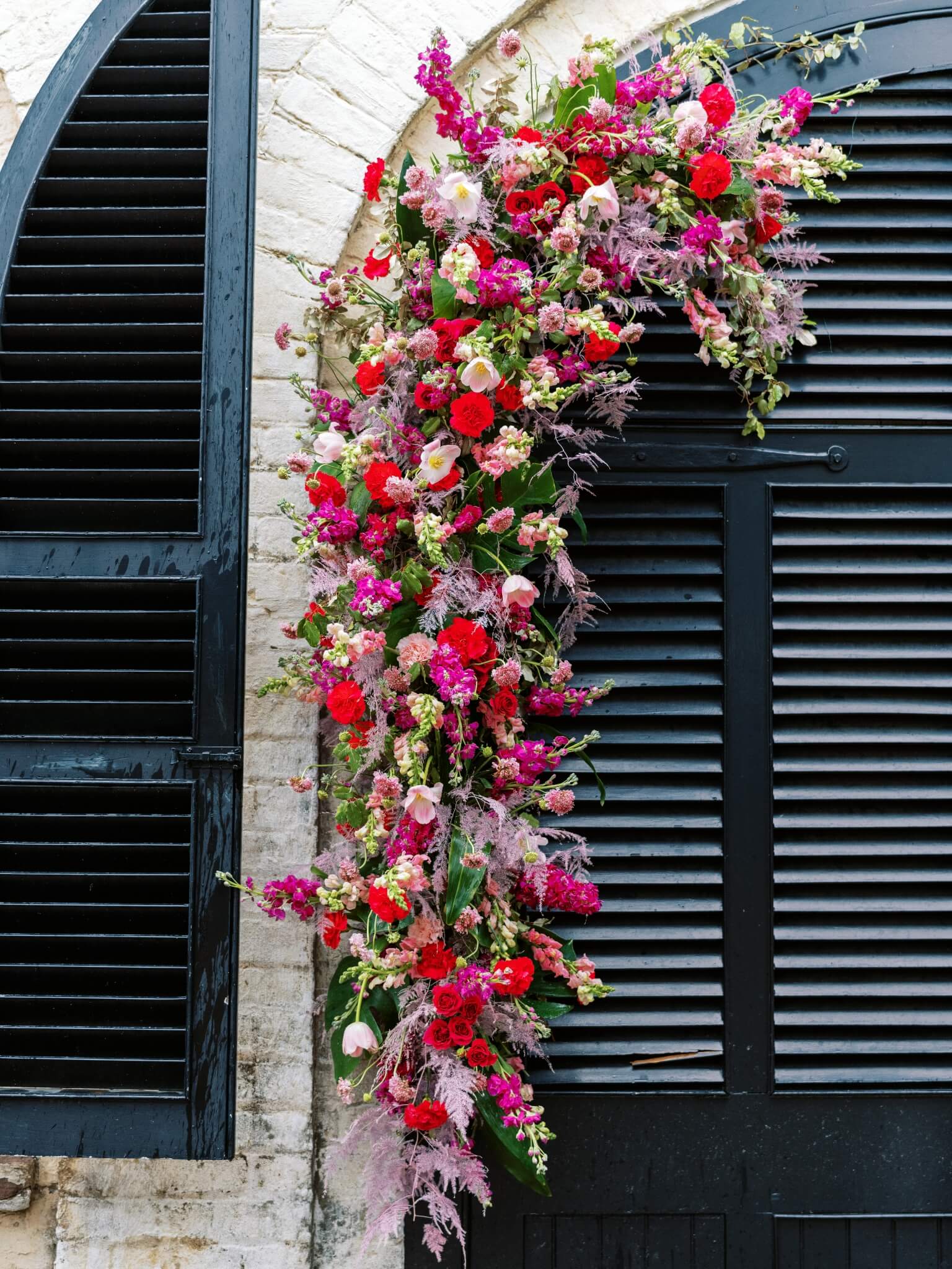 Modern floral arrangement for a Charleston celebration